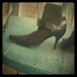 Ladies shoes